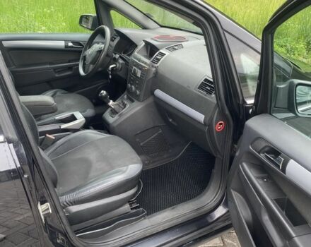 Черный Опель Зафира, объемом двигателя 1.9 л и пробегом 340 тыс. км за 5550 $, фото 9 на Automoto.ua