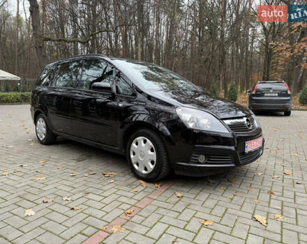 Черный Опель Зафира, объемом двигателя 1.6 л и пробегом 270 тыс. км за 4600 $, фото 2 на Automoto.ua