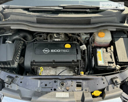 Черный Опель Зафира, объемом двигателя 1.6 л и пробегом 223 тыс. км за 6199 $, фото 21 на Automoto.ua