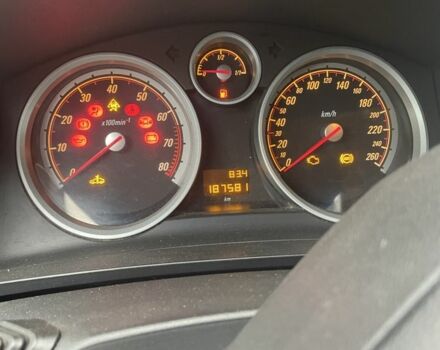 Черный Опель Зафира, объемом двигателя 1.8 л и пробегом 187 тыс. км за 5400 $, фото 5 на Automoto.ua