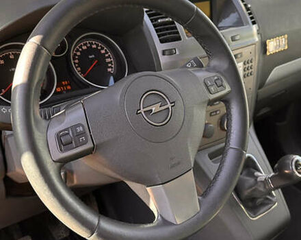 Чорний Опель Зафіра, об'ємом двигуна 1.8 л та пробігом 107 тис. км за 8200 $, фото 12 на Automoto.ua