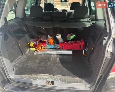 Черный Опель Зафира, объемом двигателя 2.2 л и пробегом 295 тыс. км за 4700 $, фото 3 на Automoto.ua