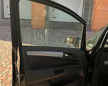 Чорний Опель Зафіра, об'ємом двигуна 1.8 л та пробігом 107 тис. км за 8200 $, фото 10 на Automoto.ua