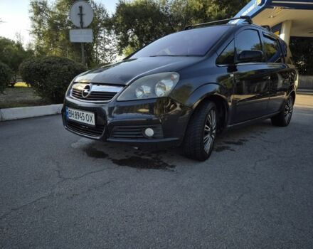 Черный Опель Зафира, объемом двигателя 1.6 л и пробегом 180 тыс. км за 4900 $, фото 3 на Automoto.ua