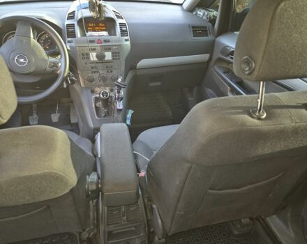 Черный Опель Зафира, объемом двигателя 1.6 л и пробегом 180 тыс. км за 4900 $, фото 13 на Automoto.ua