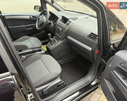 Черный Опель Зафира, объемом двигателя 1.6 л и пробегом 270 тыс. км за 4600 $, фото 15 на Automoto.ua