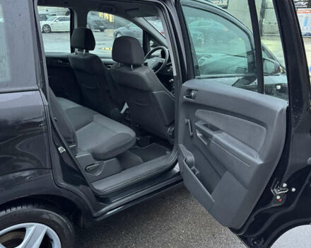 Черный Опель Зафира, объемом двигателя 1.8 л и пробегом 200 тыс. км за 6000 $, фото 9 на Automoto.ua