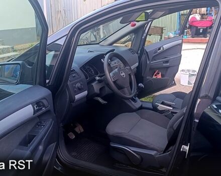 Черный Опель Зафира, объемом двигателя 1.6 л и пробегом 240 тыс. км за 5500 $, фото 6 на Automoto.ua