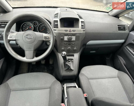 Черный Опель Зафира, объемом двигателя 1.8 л и пробегом 207 тыс. км за 5350 $, фото 11 на Automoto.ua