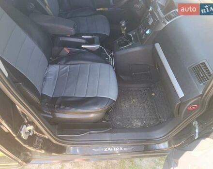 Черный Опель Зафира, объемом двигателя 1.6 л и пробегом 300 тыс. км за 5300 $, фото 8 на Automoto.ua