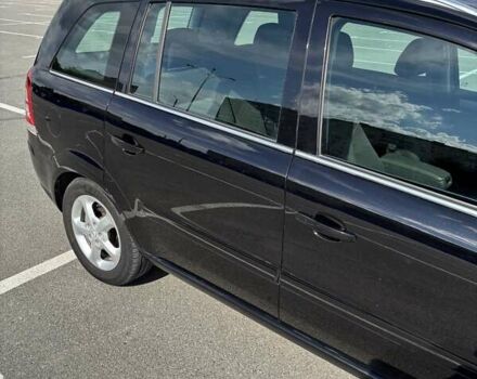 Черный Опель Зафира, объемом двигателя 1.9 л и пробегом 259 тыс. км за 6500 $, фото 9 на Automoto.ua