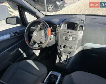 Черный Опель Зафира, объемом двигателя 1.91 л и пробегом 378 тыс. км за 3999 $, фото 11 на Automoto.ua