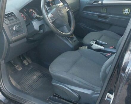 Черный Опель Зафира, объемом двигателя 1.8 л и пробегом 294 тыс. км за 6000 $, фото 6 на Automoto.ua