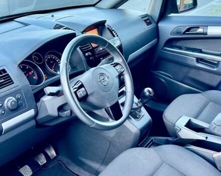 Черный Опель Зафира, объемом двигателя 0 л и пробегом 195 тыс. км за 2500 $, фото 5 на Automoto.ua