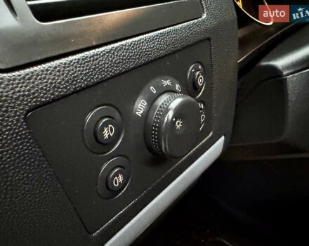 Чорний Опель Зафіра, об'ємом двигуна 1.8 л та пробігом 284 тис. км за 4600 $, фото 29 на Automoto.ua