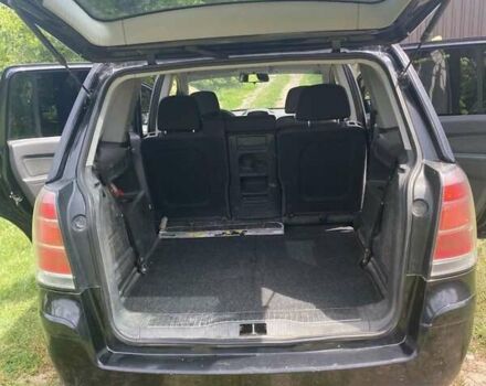 Черный Опель Зафира, объемом двигателя 1.9 л и пробегом 300 тыс. км за 6500 $, фото 5 на Automoto.ua