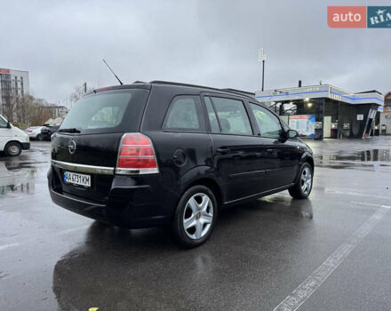 Черный Опель Зафира, объемом двигателя 1.8 л и пробегом 200 тыс. км за 6000 $, фото 4 на Automoto.ua