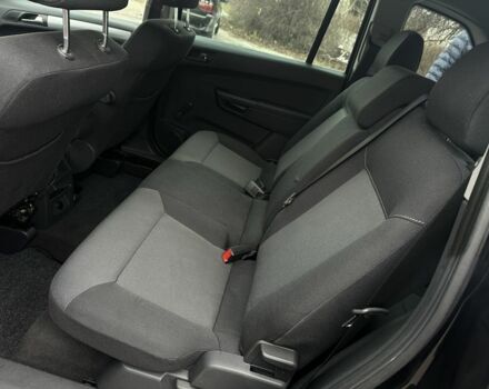 Чорний Опель Зафіра, об'ємом двигуна 1.6 л та пробігом 197 тис. км за 5700 $, фото 22 на Automoto.ua