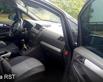 Черный Опель Зафира, объемом двигателя 1.9 л и пробегом 0 тыс. км за 6000 $, фото 1 на Automoto.ua