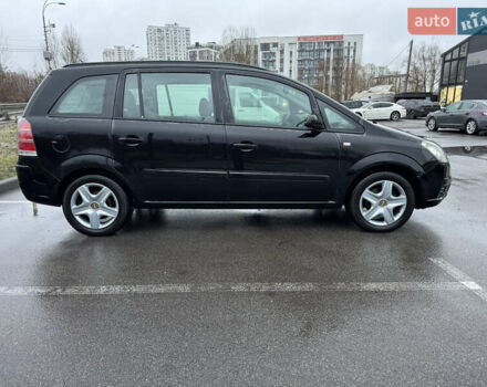 Черный Опель Зафира, объемом двигателя 1.8 л и пробегом 200 тыс. км за 6000 $, фото 3 на Automoto.ua