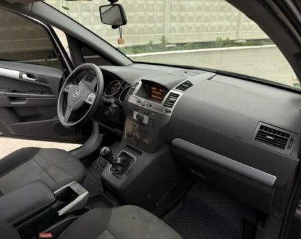 Черный Опель Зафира, объемом двигателя 1.9 л и пробегом 290 тыс. км за 2400 $, фото 10 на Automoto.ua