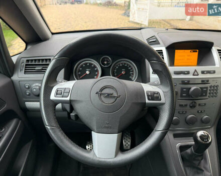 Черный Опель Зафира, объемом двигателя 1.8 л и пробегом 189 тыс. км за 5999 $, фото 8 на Automoto.ua