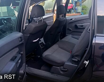 Черный Опель Зафира, объемом двигателя 1.6 л и пробегом 240 тыс. км за 5500 $, фото 7 на Automoto.ua