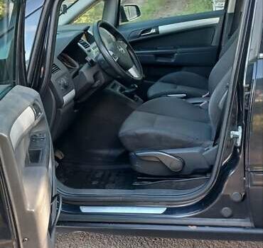 Черный Опель Зафира, объемом двигателя 1.91 л и пробегом 267 тыс. км за 5400 $, фото 5 на Automoto.ua