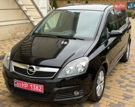 Черный Опель Зафира, объемом двигателя 1.8 л и пробегом 189 тыс. км за 5999 $, фото 2 на Automoto.ua