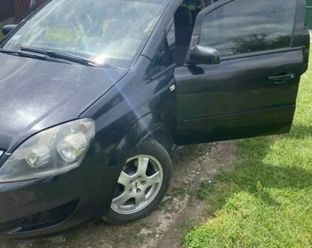 Черный Опель Зафира, объемом двигателя 1.9 л и пробегом 300 тыс. км за 6500 $, фото 8 на Automoto.ua