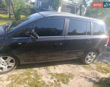 Черный Опель Зафира, объемом двигателя 1.6 л и пробегом 300 тыс. км за 5300 $, фото 1 на Automoto.ua