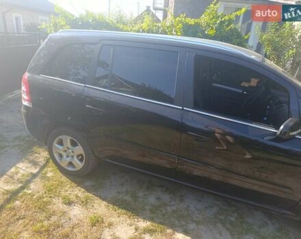 Черный Опель Зафира, объемом двигателя 1.6 л и пробегом 300 тыс. км за 5300 $, фото 4 на Automoto.ua