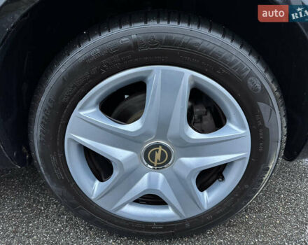 Черный Опель Зафира, объемом двигателя 1.8 л и пробегом 200 тыс. км за 6000 $, фото 15 на Automoto.ua