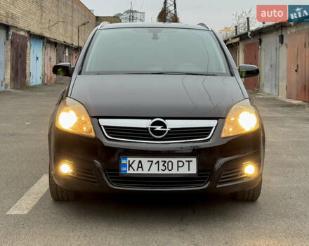 Чорний Опель Зафіра, об'ємом двигуна 1.8 л та пробігом 284 тис. км за 4600 $, фото 1 на Automoto.ua