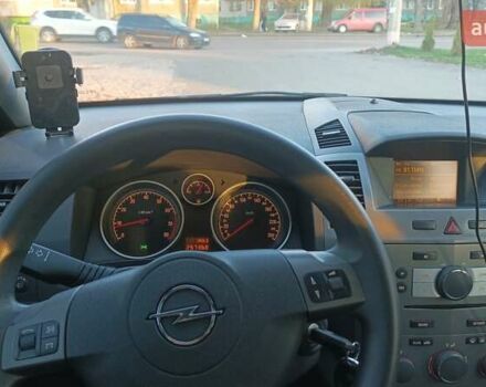 Черный Опель Зафира, объемом двигателя 1.8 л и пробегом 257 тыс. км за 5600 $, фото 6 на Automoto.ua