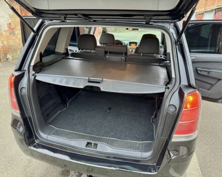 Черный Опель Зафира, объемом двигателя 1.8 л и пробегом 279 тыс. км за 4600 $, фото 10 на Automoto.ua