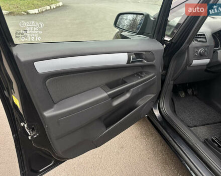 Чорний Опель Зафіра, об'ємом двигуна 1.6 л та пробігом 196 тис. км за 5700 $, фото 14 на Automoto.ua