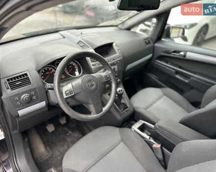 Черный Опель Зафира, объемом двигателя 1.8 л и пробегом 207 тыс. км за 5350 $, фото 8 на Automoto.ua