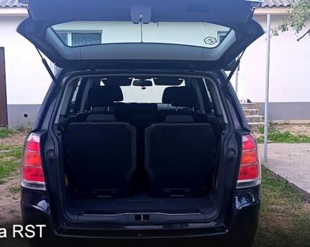 Черный Опель Зафира, объемом двигателя 1.6 л и пробегом 240 тыс. км за 5500 $, фото 4 на Automoto.ua