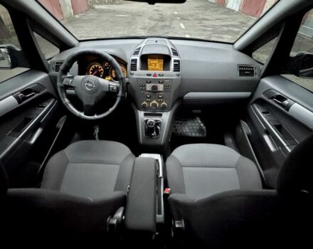 Черный Опель Зафира, объемом двигателя 1.8 л и пробегом 279 тыс. км за 4600 $, фото 9 на Automoto.ua