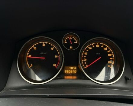 Черный Опель Зафира, объемом двигателя 1.9 л и пробегом 290 тыс. км за 2400 $, фото 13 на Automoto.ua