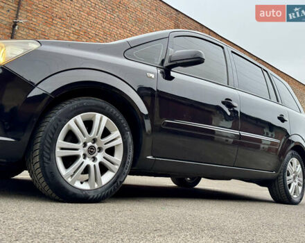 Чорний Опель Зафіра, об'ємом двигуна 1.8 л та пробігом 284 тис. км за 4600 $, фото 8 на Automoto.ua