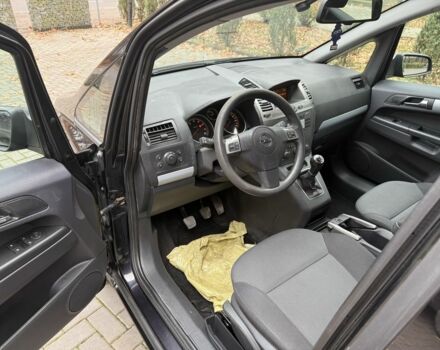 Чорний Опель Зафіра, об'ємом двигуна 1.6 л та пробігом 270 тис. км за 4750 $, фото 9 на Automoto.ua