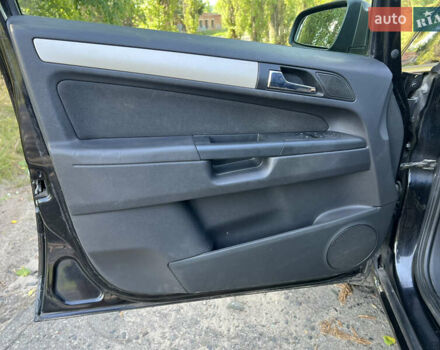 Черный Опель Зафира, объемом двигателя 1.6 л и пробегом 227 тыс. км за 6300 $, фото 17 на Automoto.ua