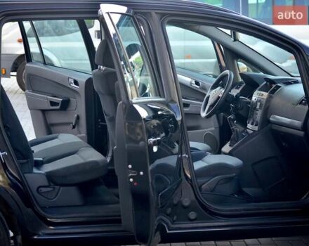 Черный Опель Зафира, объемом двигателя 1.6 л и пробегом 221 тыс. км за 6350 $, фото 8 на Automoto.ua