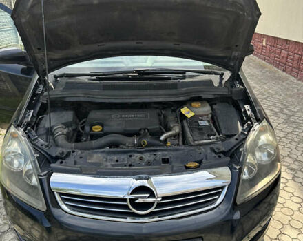 Черный Опель Зафира, объемом двигателя 1.69 л и пробегом 184 тыс. км за 4800 $, фото 1 на Automoto.ua