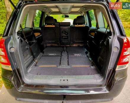 Черный Опель Зафира, объемом двигателя 2.2 л и пробегом 230 тыс. км за 6100 $, фото 16 на Automoto.ua