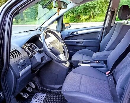 Черный Опель Зафира, объемом двигателя 1.7 л и пробегом 250 тыс. км за 6100 $, фото 1 на Automoto.ua