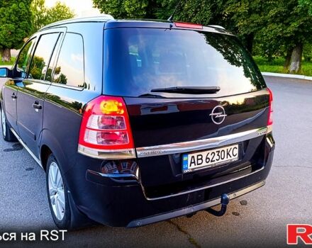 Черный Опель Зафира, объемом двигателя 1.7 л и пробегом 250 тыс. км за 6100 $, фото 2 на Automoto.ua