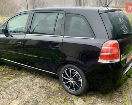 Черный Опель Зафира, объемом двигателя 1.8 л и пробегом 179 тыс. км за 6750 $, фото 2 на Automoto.ua